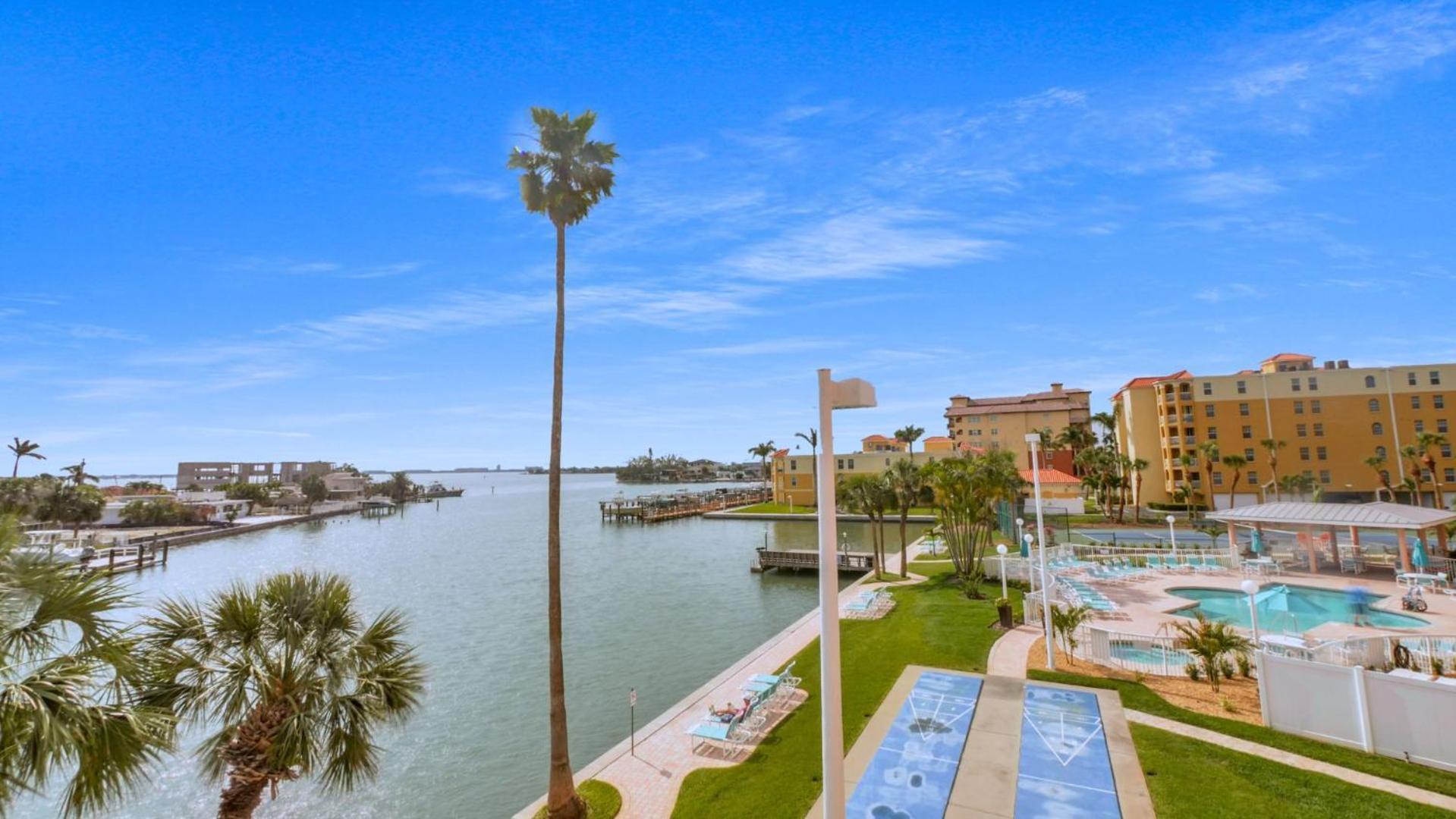 Sunrise Resort By Liberte' St. Pete Beach Buitenkant foto